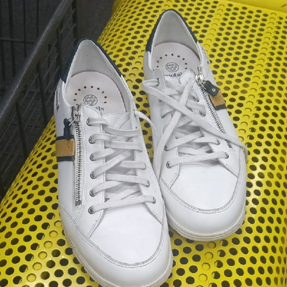 Mephisto Mobils White and Black Athletic Shoes
